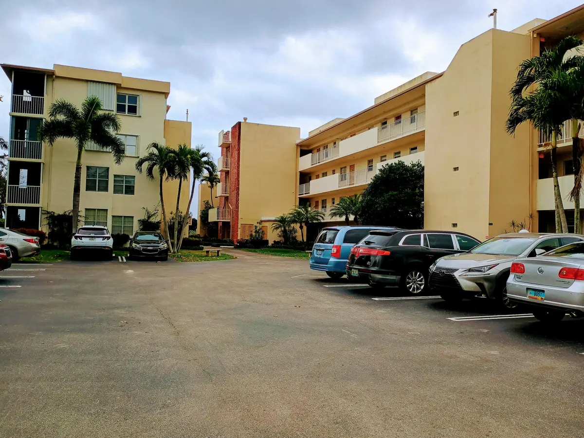 sv2 at 1810 New Palm Way 215, Boynton Beach