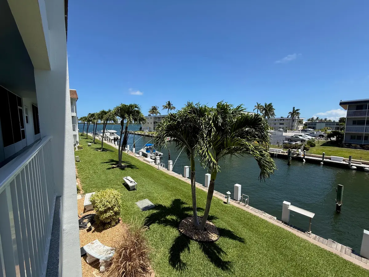 View 3 at 110 Shore Court 209, North Palm Beach
