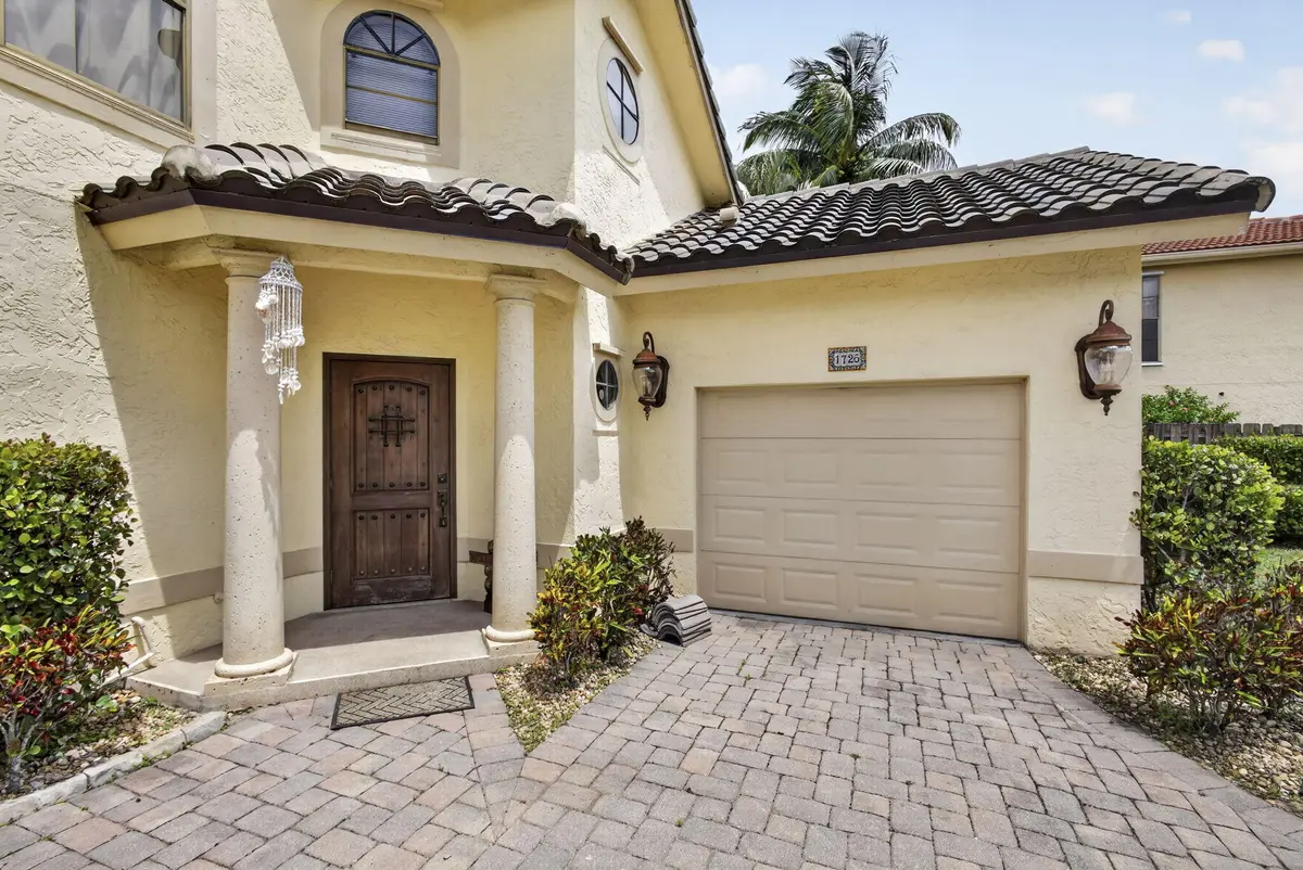 Front door at 1726 SHORESIDE Circle, Wellington