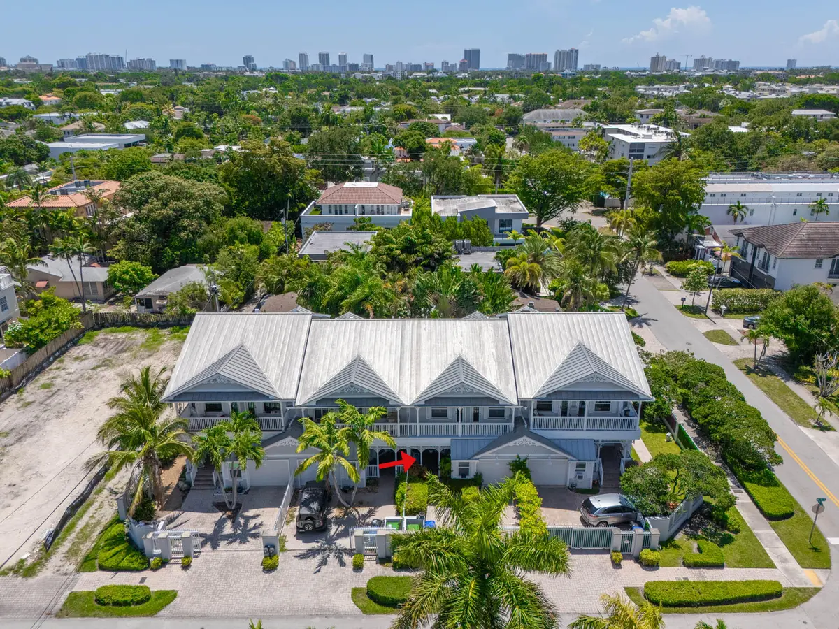 Photo-3a at 302 NE 11th Avenue, Fort Lauderdale