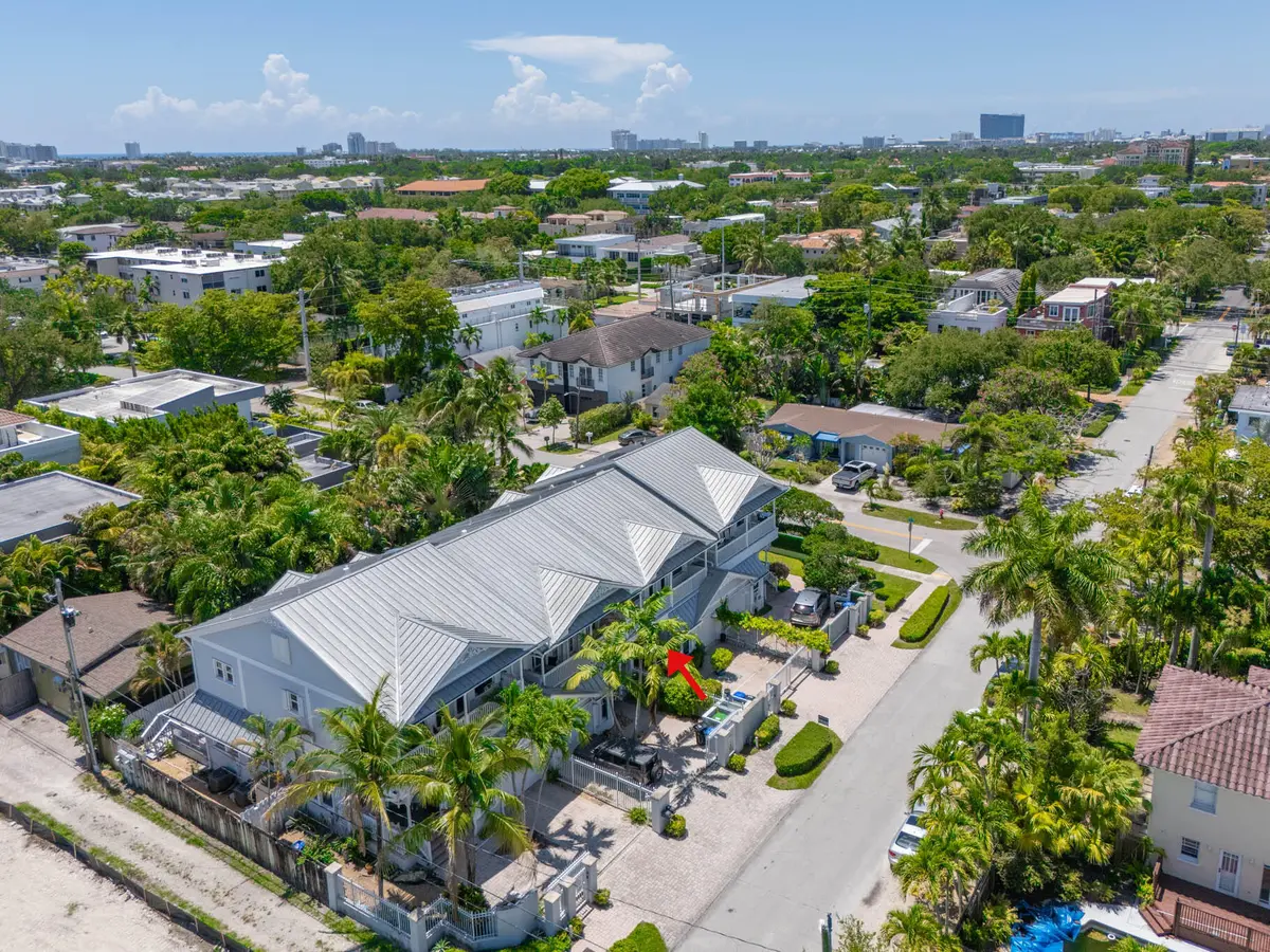 Photo-4a at 302 NE 11th Avenue, Fort Lauderdale