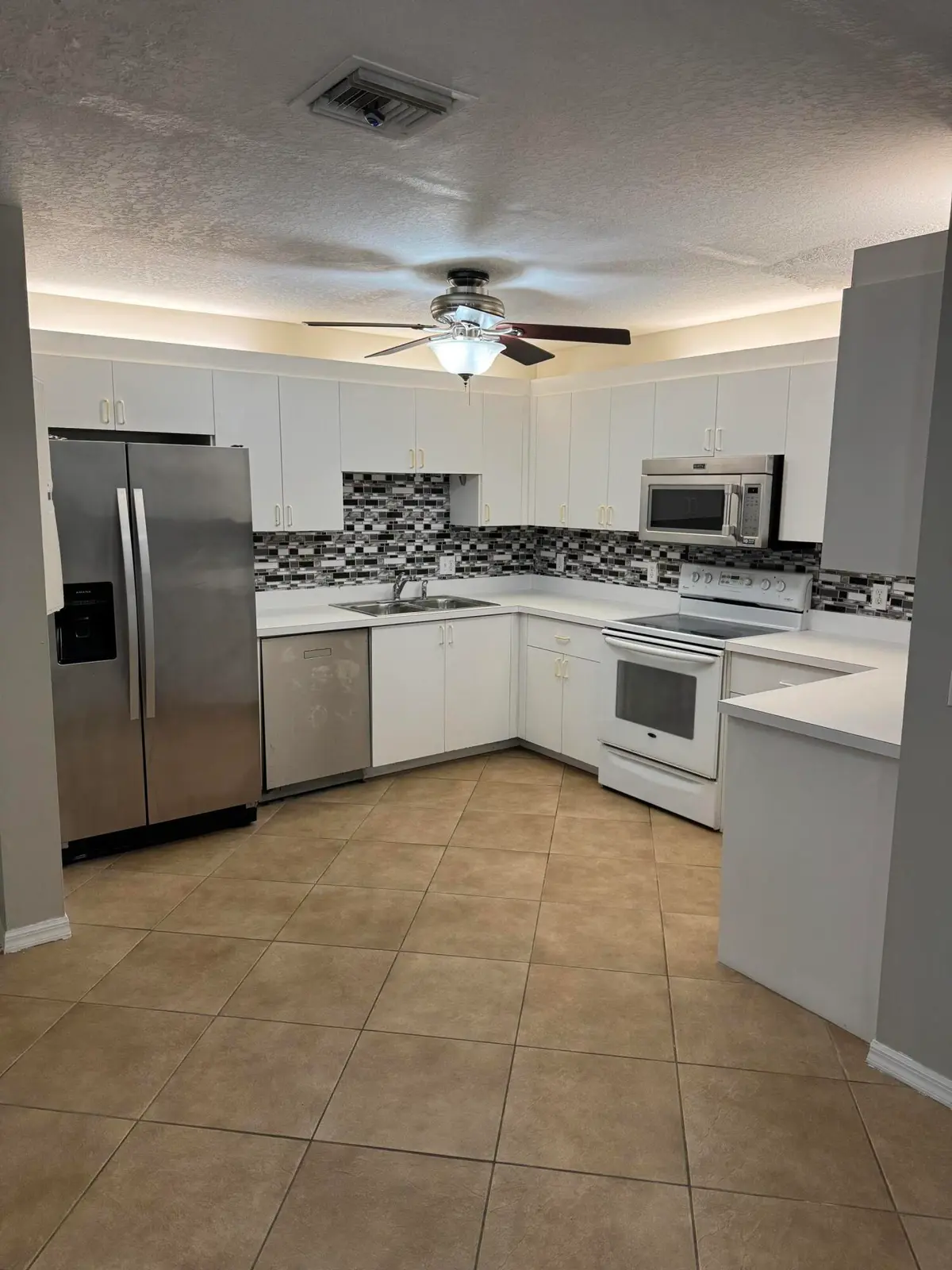 IMG_7118 at 1536 N Lawnwood Circle 3, Fort Pierce