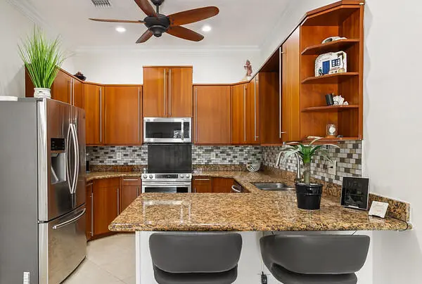 Granite Counter Tops at 3020 NE 5th Terrace, Wilton Manors