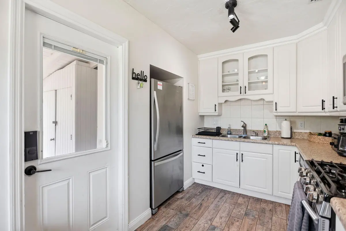 7-web-or-mls-0E2A0918 at 917 W Drew Street, Lantana