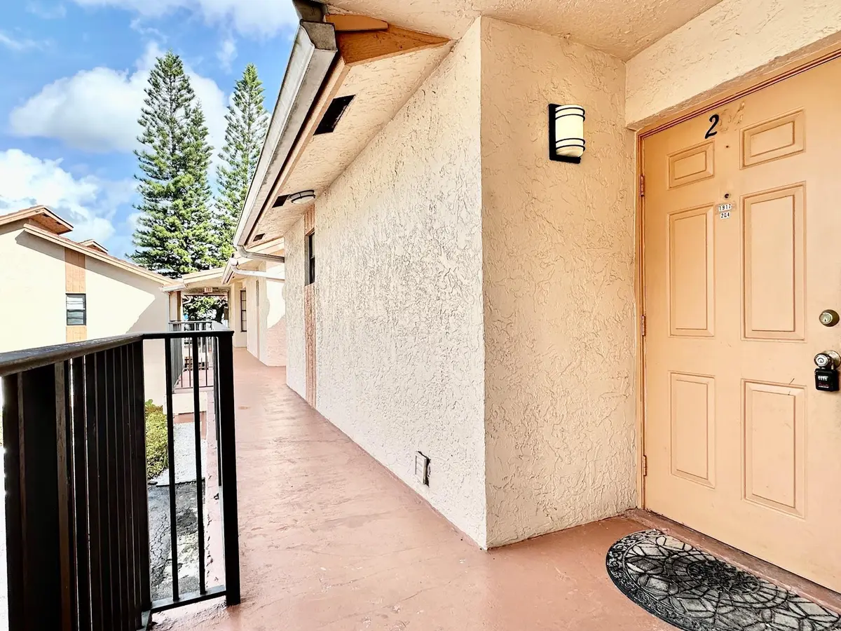 Photo 2 at 1917 NW 94th Avenue 204a, Coral Springs