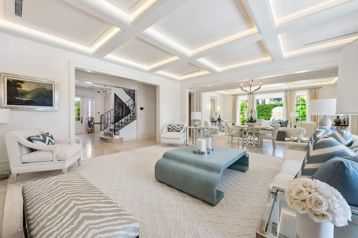 608 Island Drive - B5P9ZG(8) at 608 Island Drive, Palm Beach