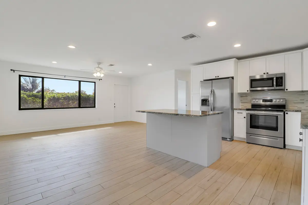 Kitchen/Dining at 816 Juniper Drive, North Palm Beach