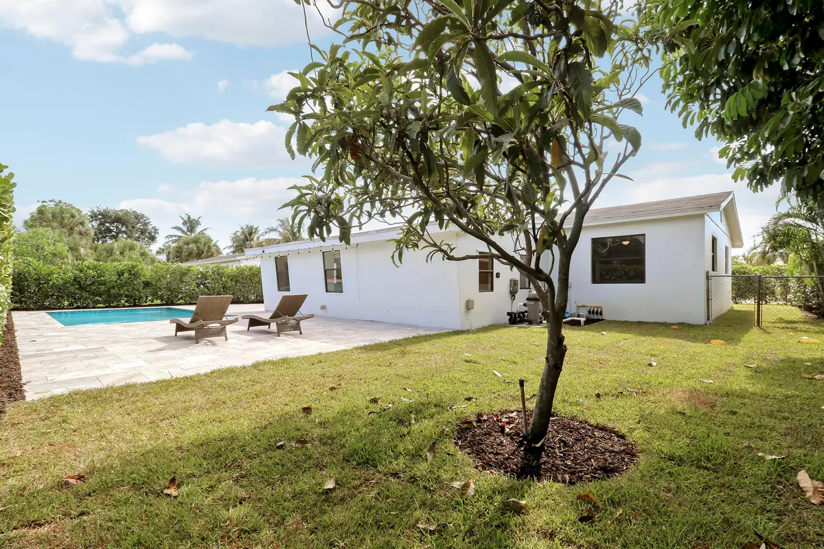 Backyard at 816 Juniper Drive, North Palm Beach