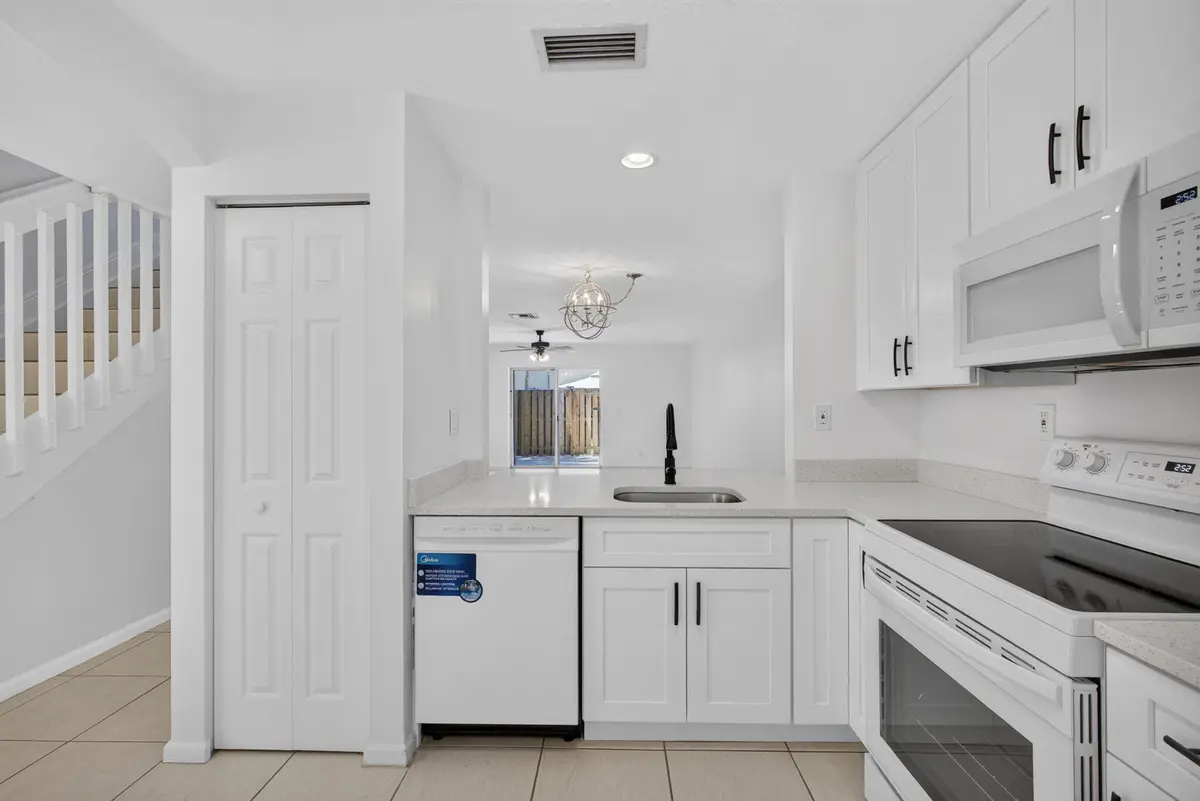 KITCHEN at 946 Summit Lake Drive, West Palm Beach