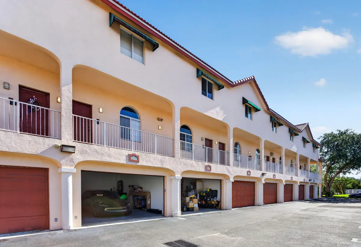 1-web-or-mls-2457-3041 at 2457 NE 14th Street 2457, Pompano Beach