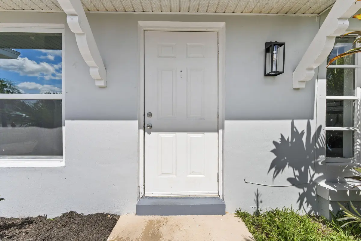 4-web-or-mls-DSC07052 at 276 NE Summer Road, Port St. Lucie