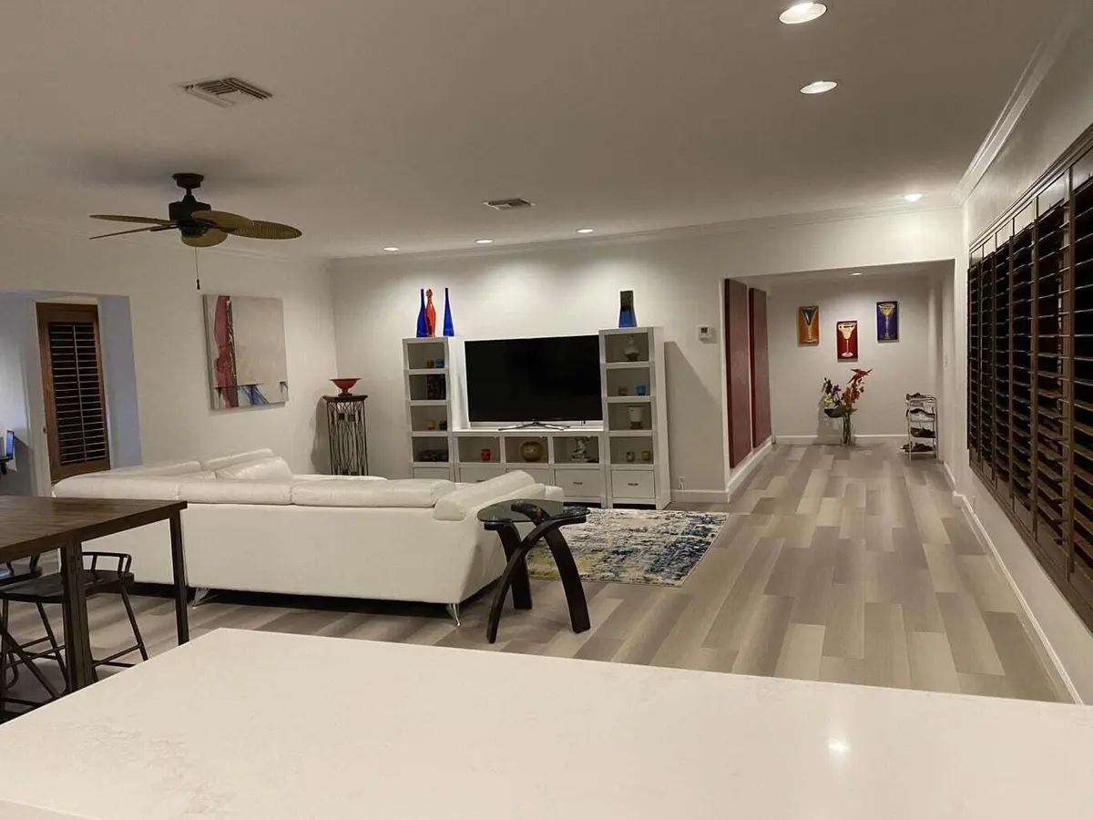 living room and foyer at 325 Sunset Drive A, Fort Lauderdale