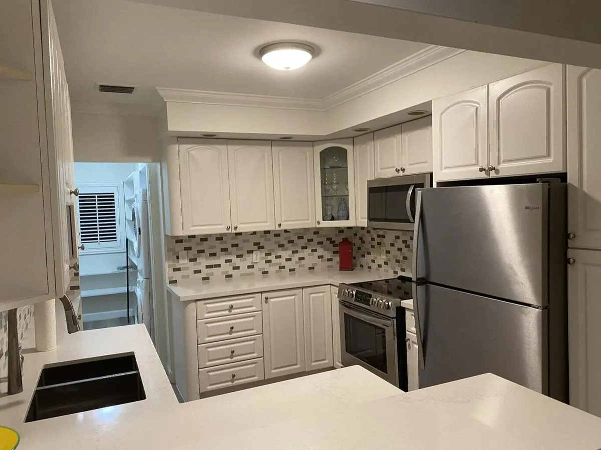 kitchen at 325 Sunset Drive A, Fort Lauderdale