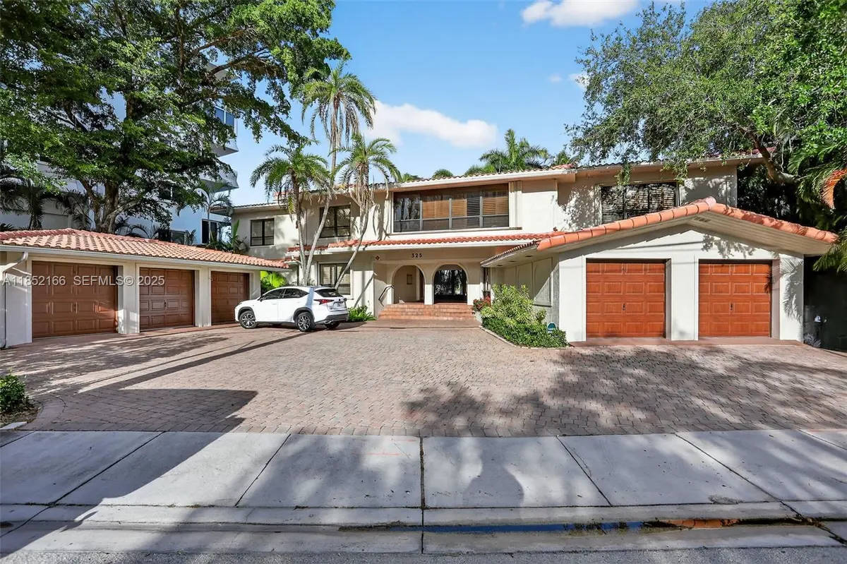 exterior photo at 325 Sunset Drive A, Fort Lauderdale