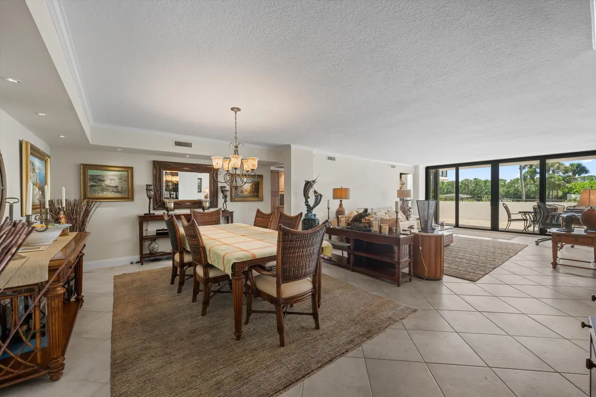 Dining at 3440 S Ocean Boulevard 104 S, Palm Beach