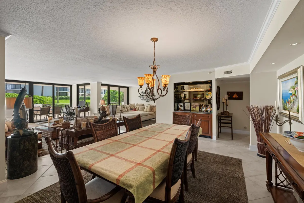 Dining at 3440 S Ocean Boulevard 104 S, Palm Beach