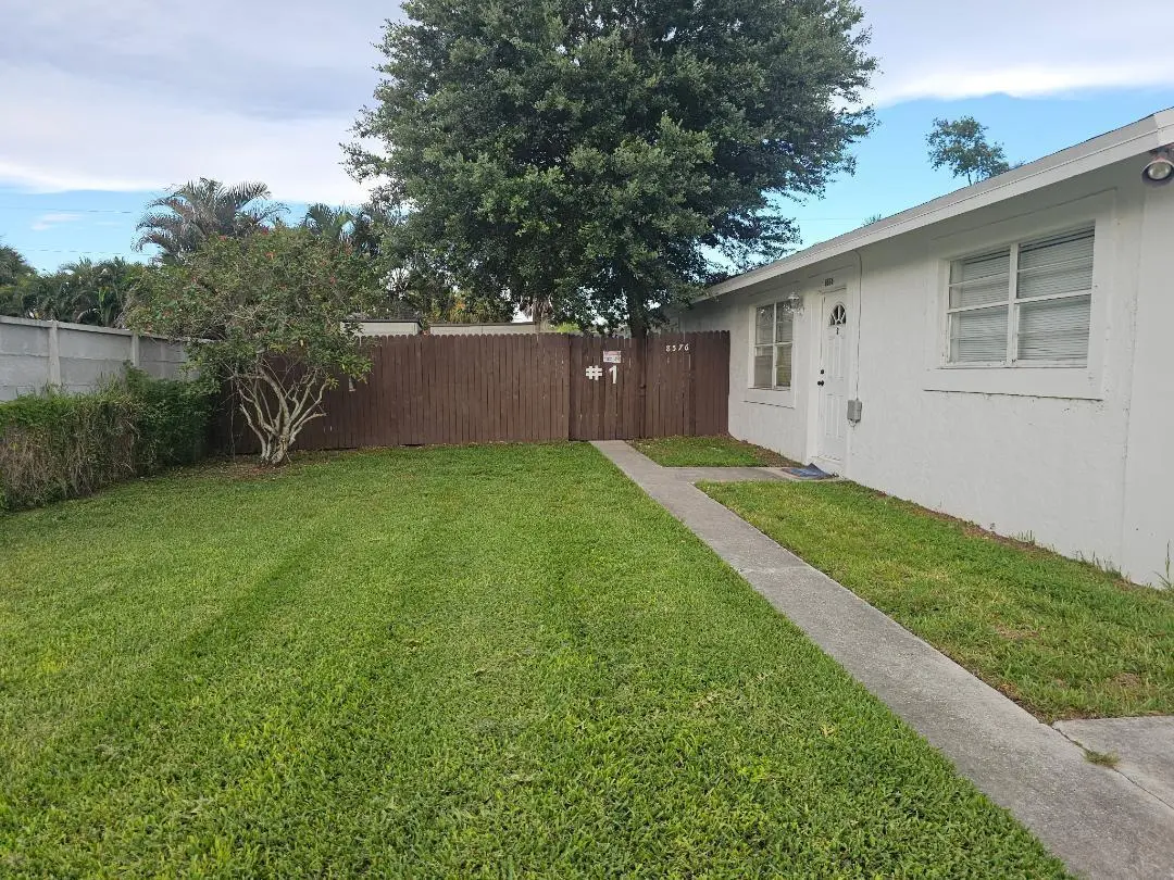 Front enterance at 8576 Sunset Drive 1, Palm Beach Gardens