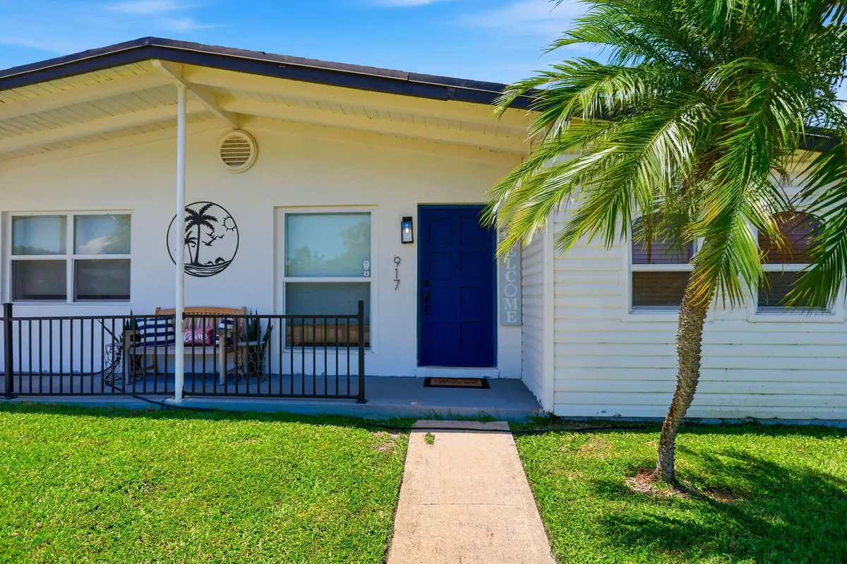 4-web-or-mls-0E2A0902 at 917 W Drew Street, Lantana