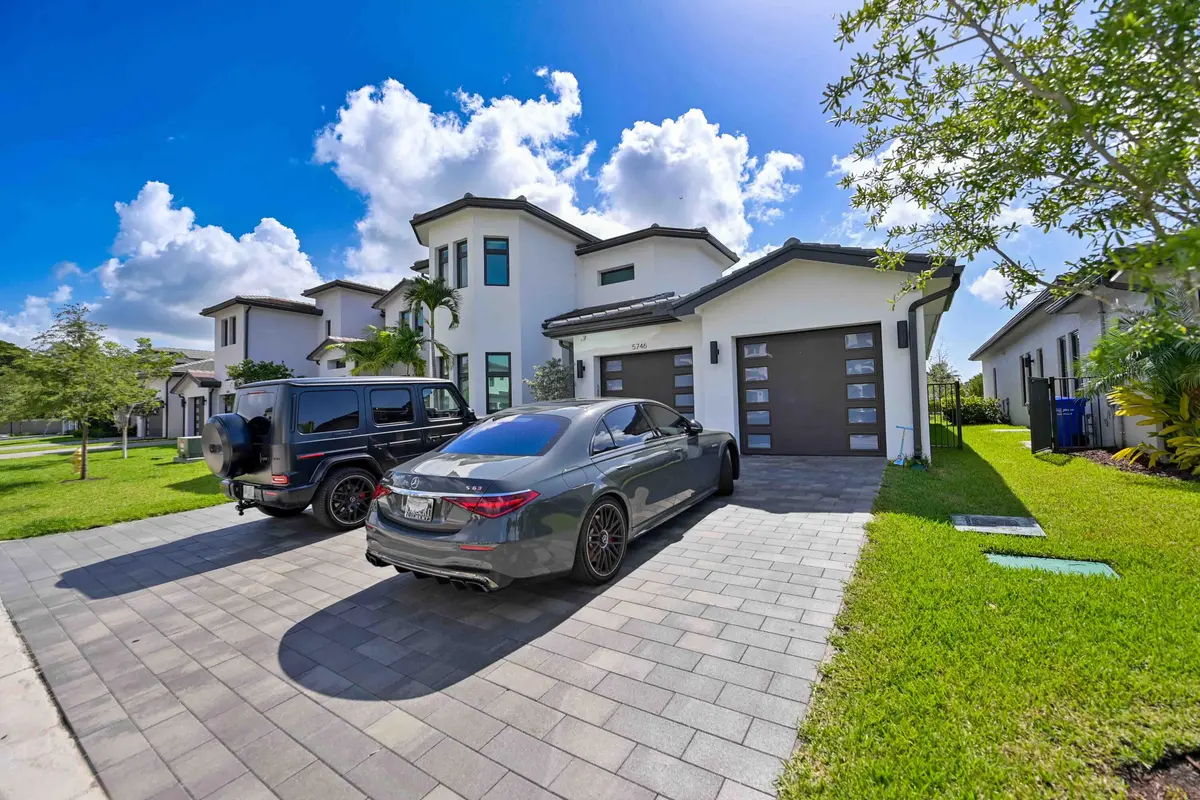 SNAP7000 0263 at 5746 Ashwood Circle, Hollywood
