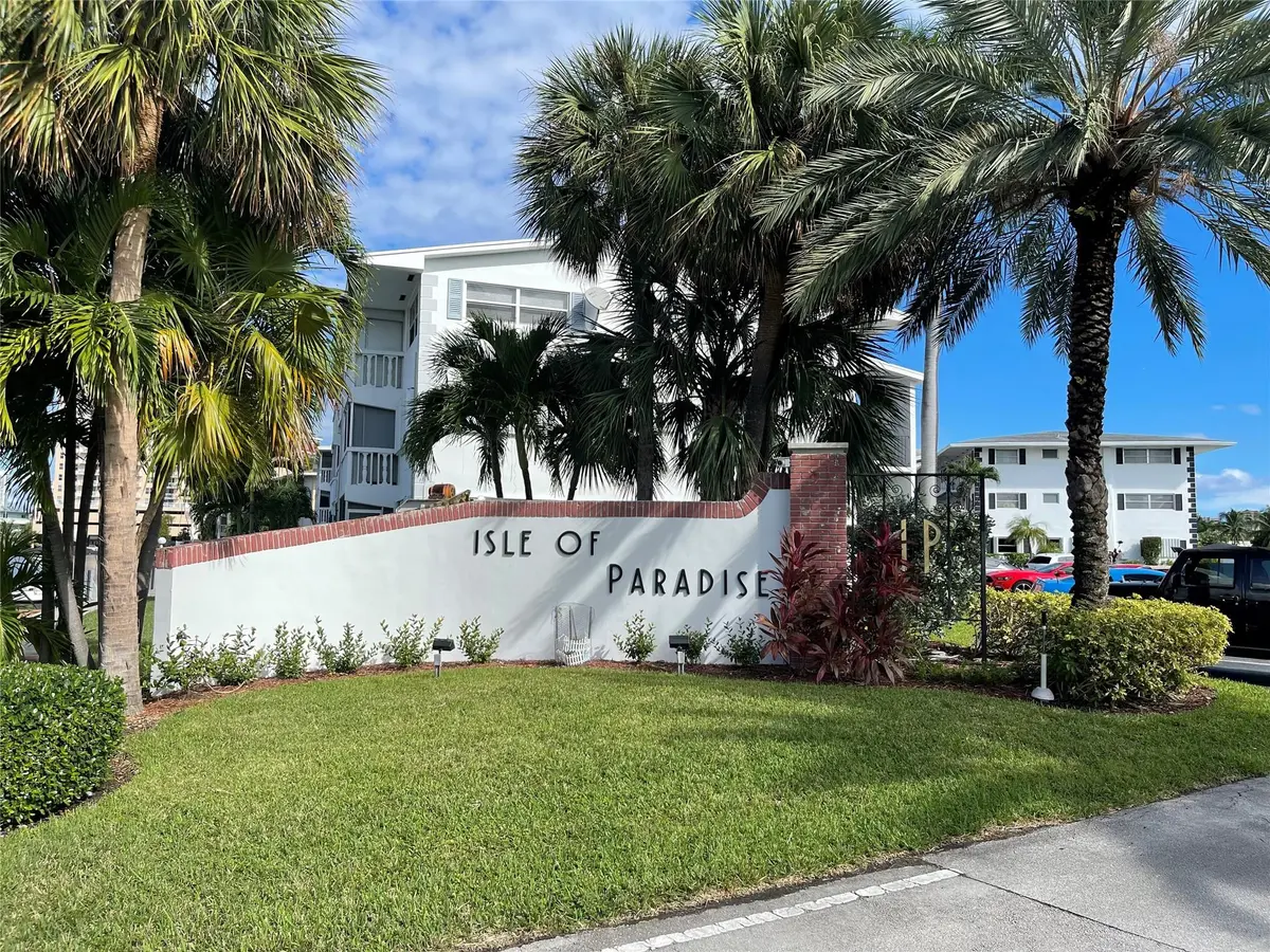 Photo 6 at 450 Paradise Isle Boulevard, Hallandale Beach
