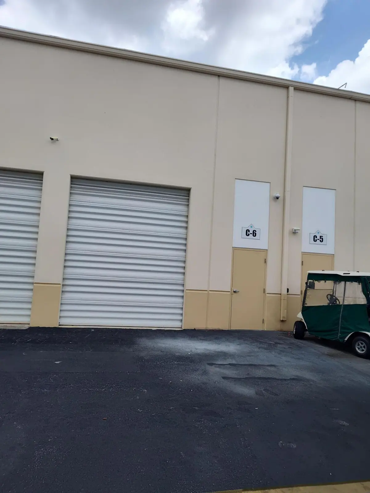 Roll up Door, Service Entrance at 2721 Vista Parkway C-6, West Palm Beach