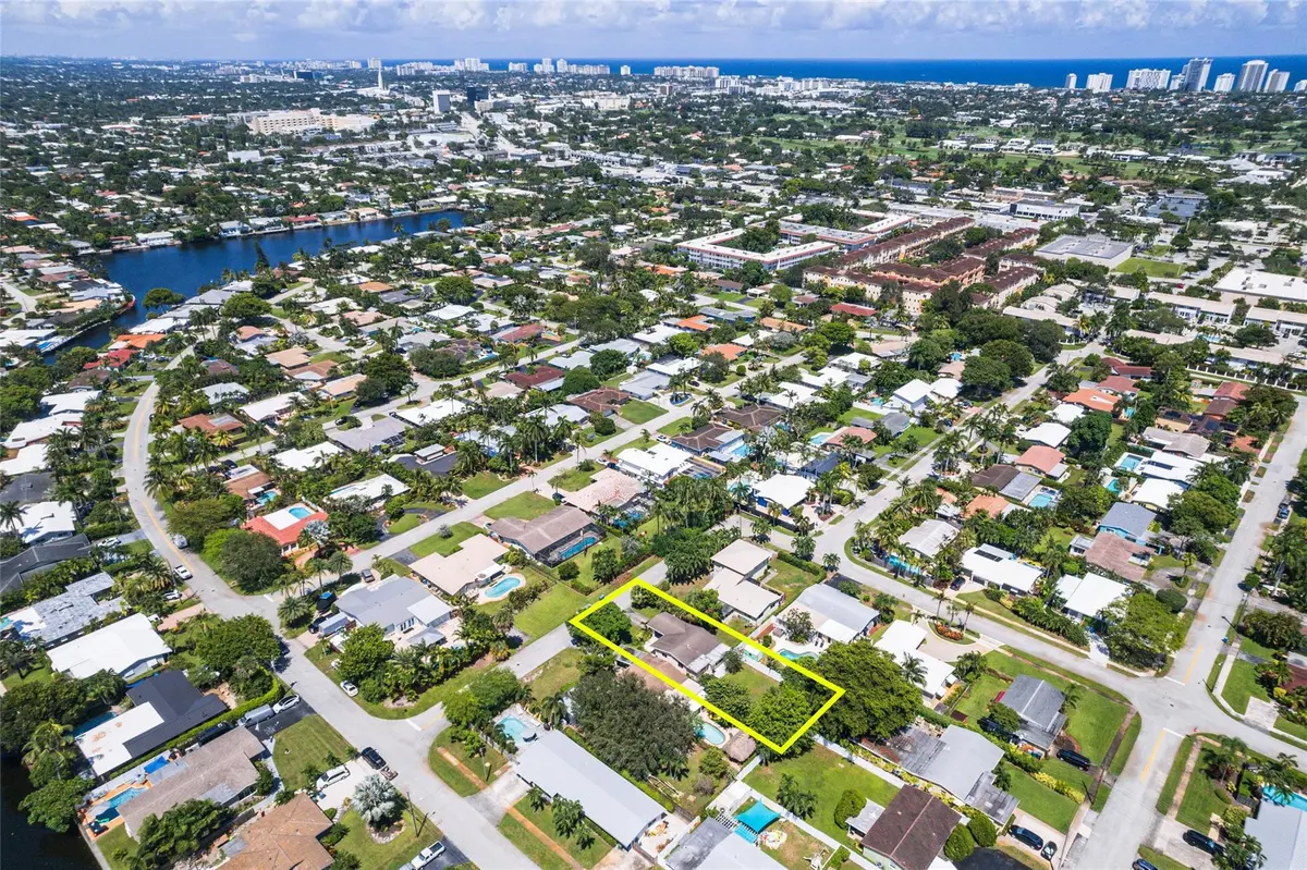 Photo 3 at 1676 NE 40th Street, Oakland Park
