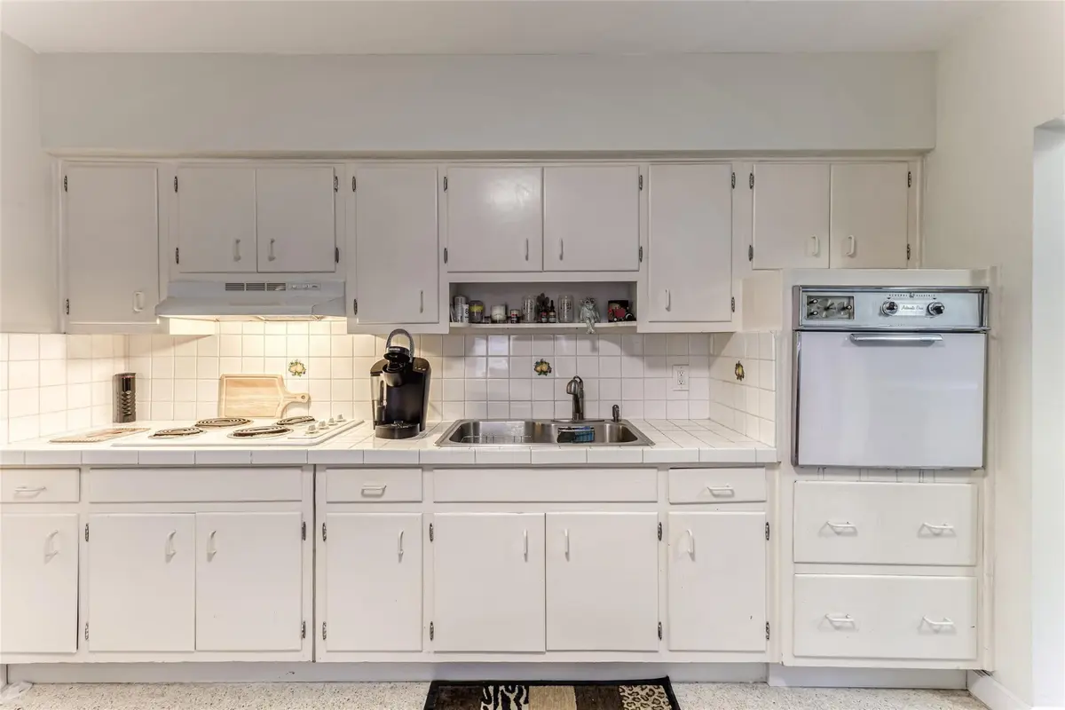 Photo 8 at 1676 NE 40th Street, Oakland Park