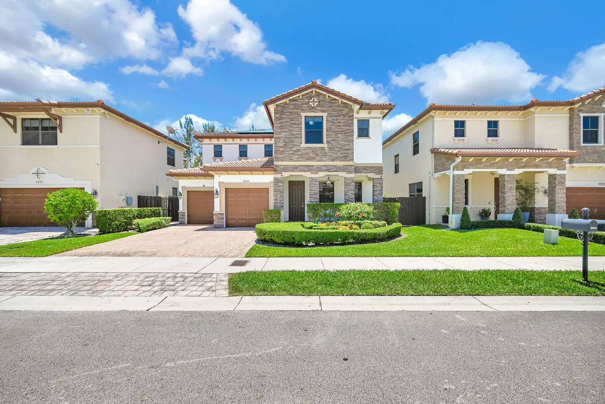 78-web-or-mls-DSC_9071 at 9860 NW 86th Terrace, Doral