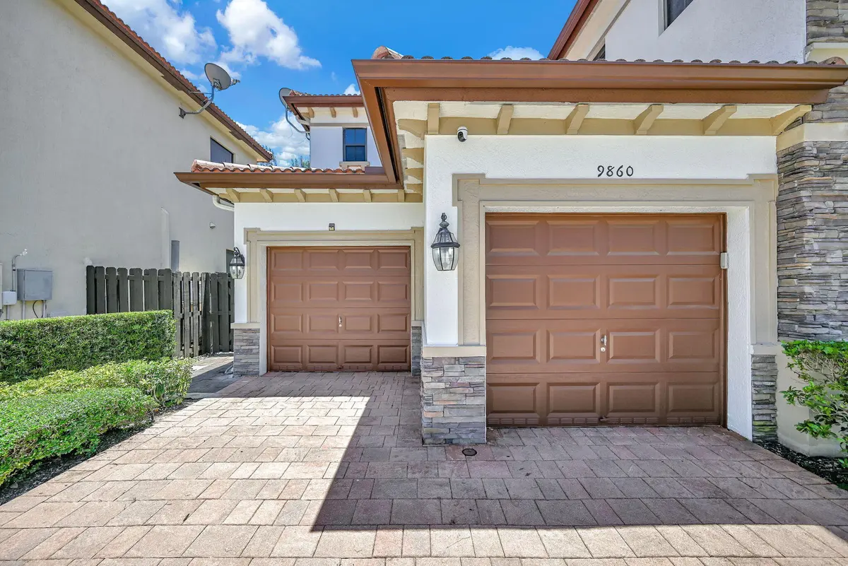 82-web-or-mls-DSC_9116 at 9860 NW 86th Terrace, Doral