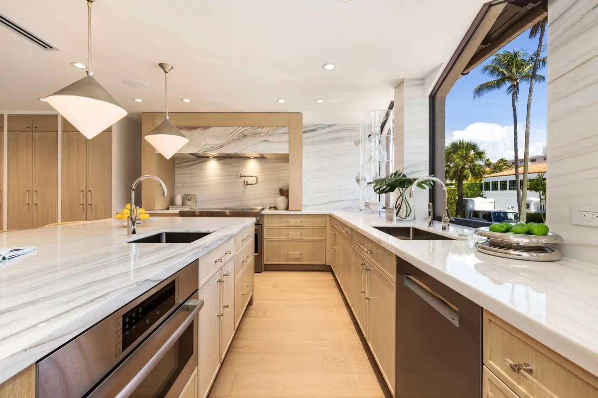 8_et6a0230 at 260 Everglade Avenue, Palm Beach