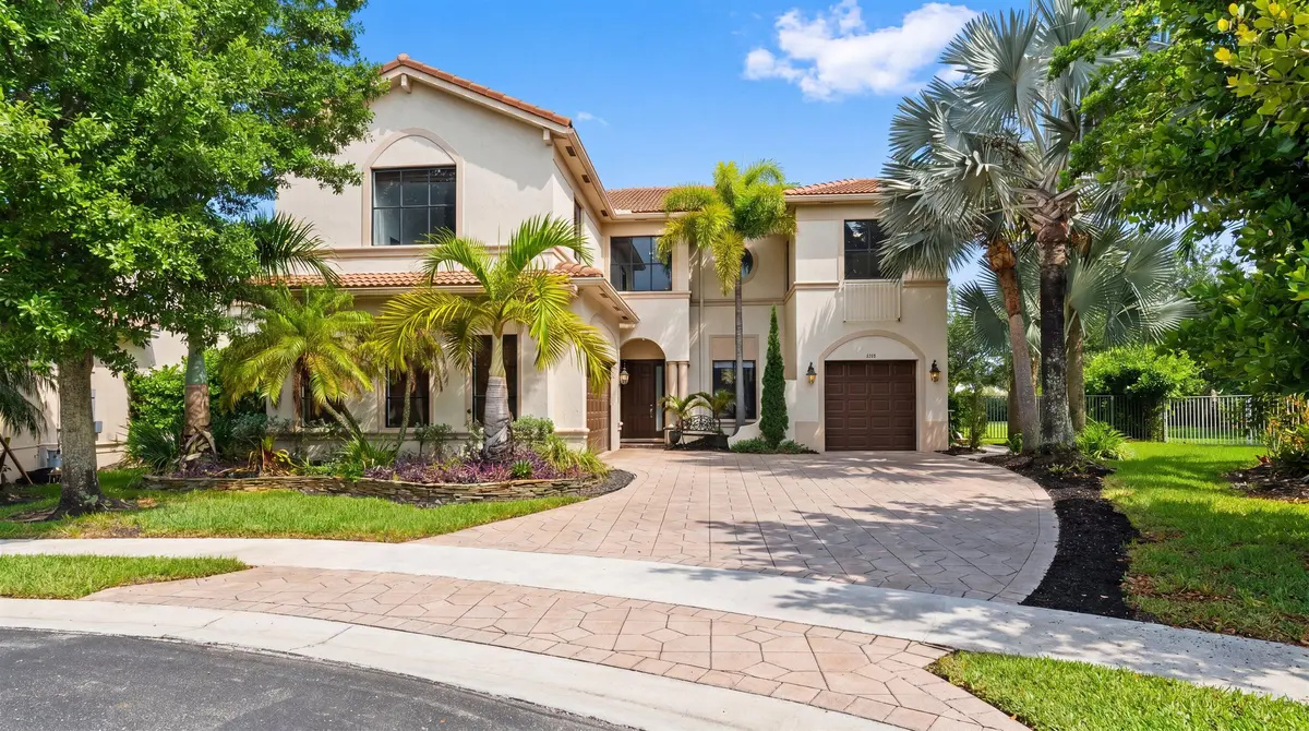 03-1215 Creekside Dr at 1215 Creekside Drive, Wellington