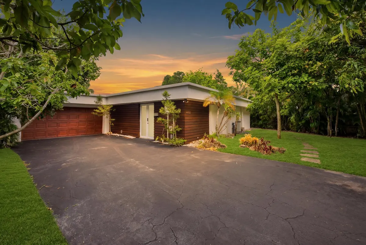 3_009__jjl4935_reedit_fb25ec2a at 4400 Queen Palm Lane, Tamarac