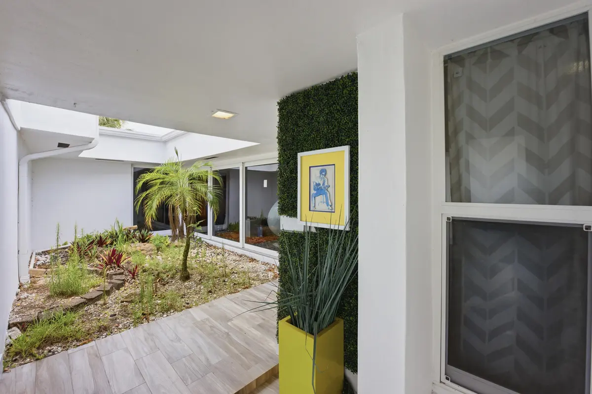 47__jjl5212 at 4400 Queen Palm Lane, Tamarac