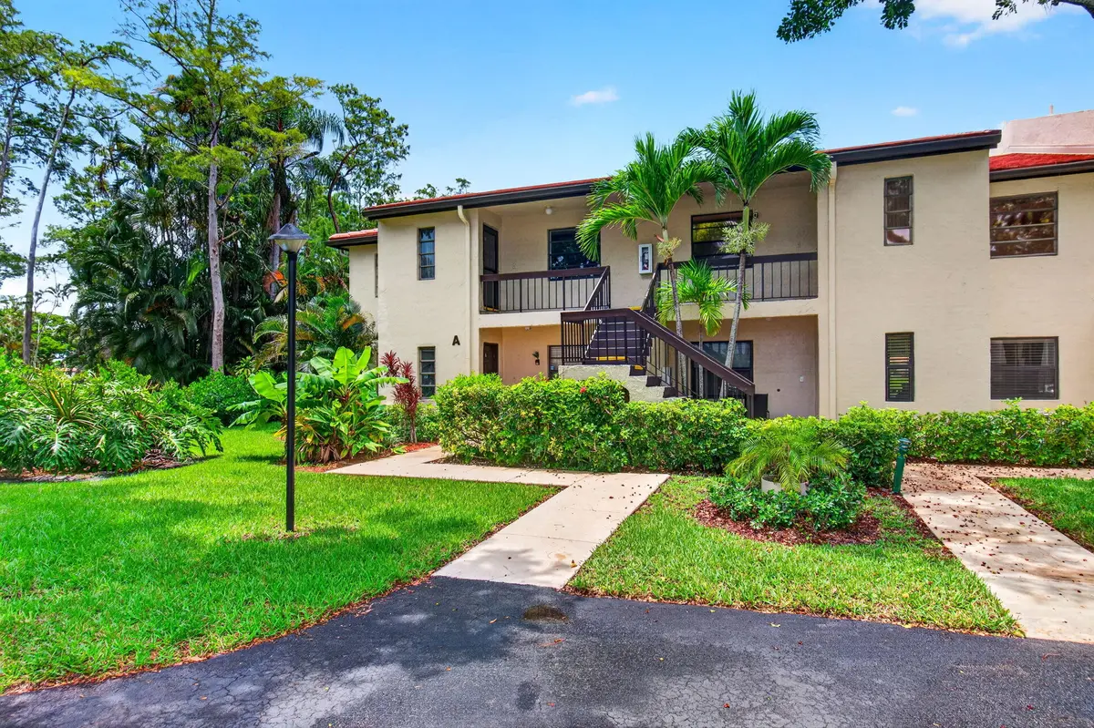 1-web-or-mls-DSC_8406 at 8460 Casa Del Lago 25B, Boca Raton