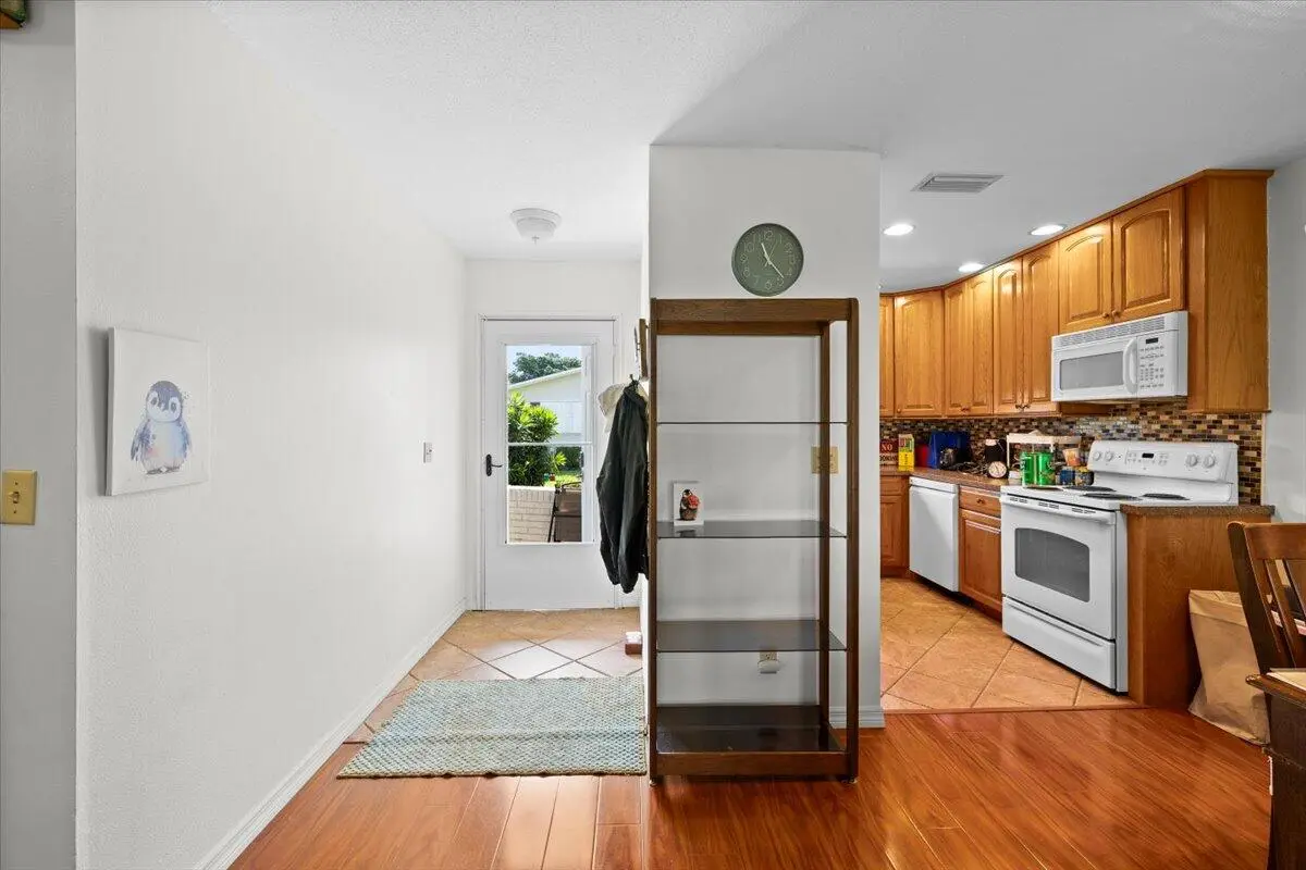 07-424A1208 at 2621 Barkley Drive A, West Palm Beach