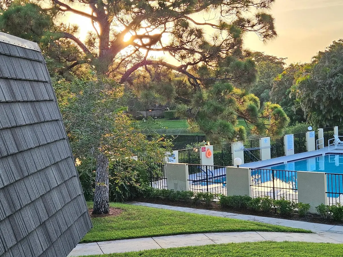 view at 423 4th Terrace, Palm Beach Gardens