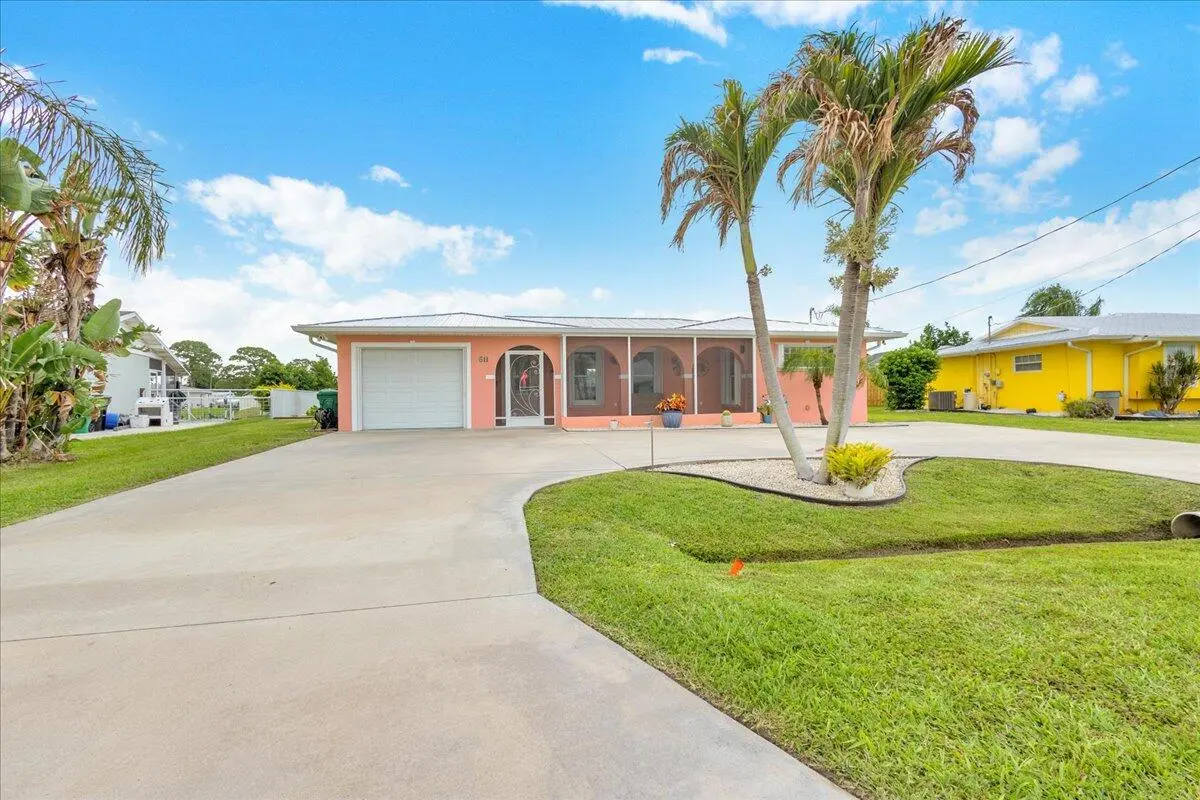 031-GG3A1643 at 611 SE Harborview Drive, Port St. Lucie