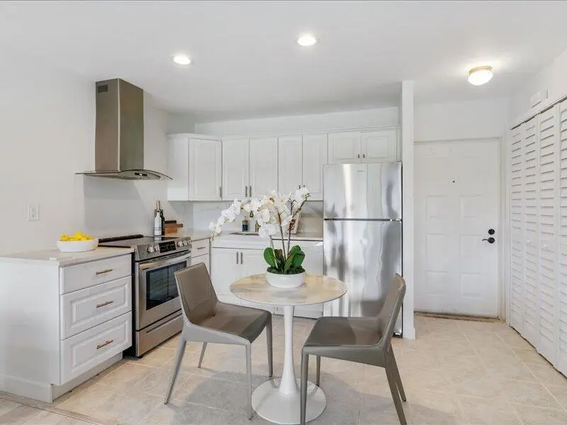 10-551 Greensward Lane #204 Delray Beach at 551 Greensward Lane 204-d, Delray Beach