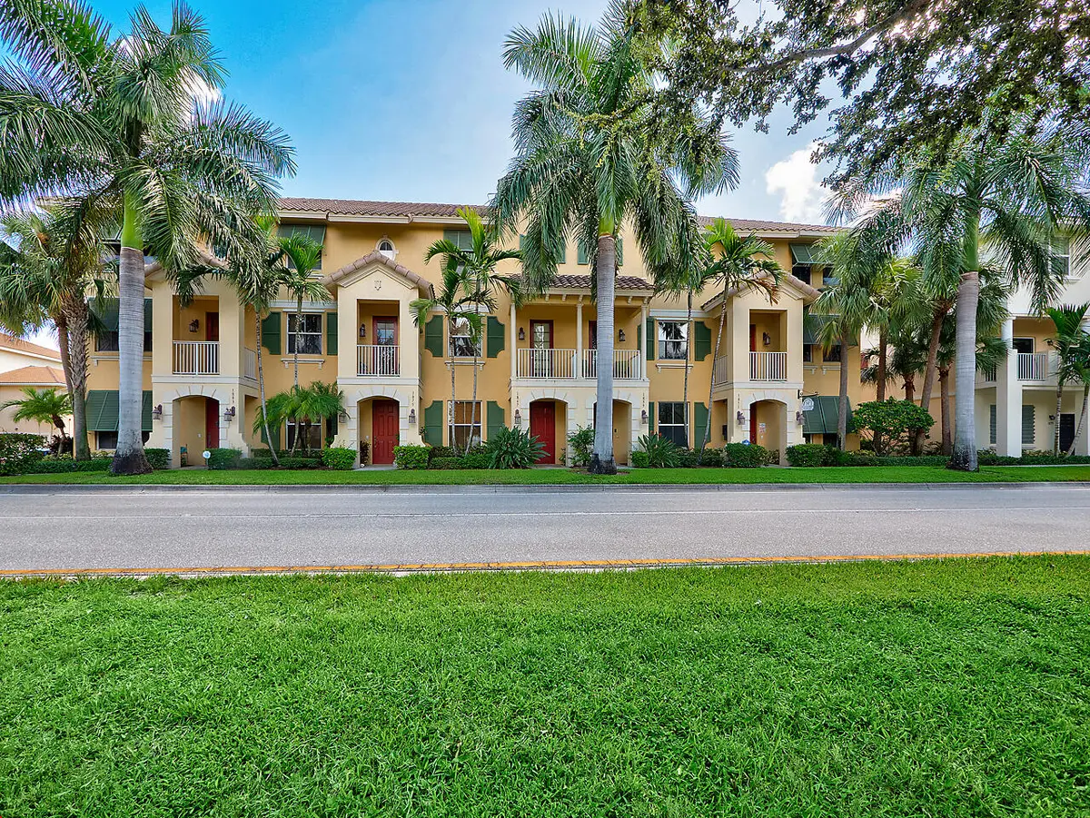 FRONT at 1859 Vía Granada, Boynton Beach