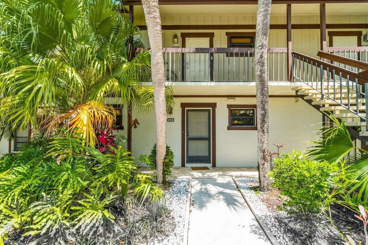 Front entrance view at 13334 Polo Club Road 206, Wellington
