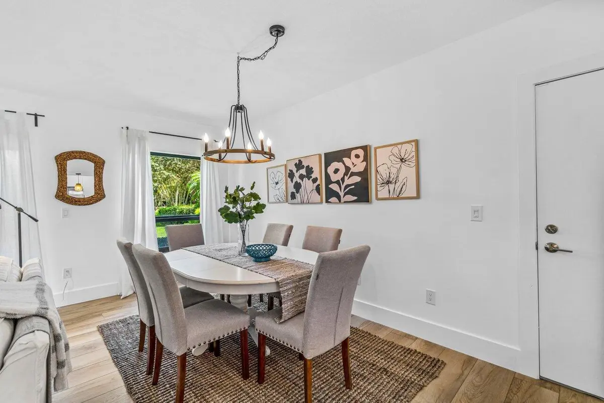 Dining area at 13334 Polo Club Road 206, Wellington