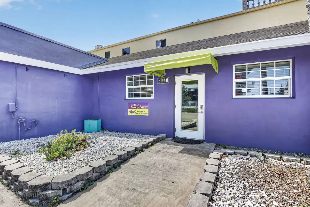 6-web-or-mls-_A7A3466 at 2040 Polk Street, Hollywood