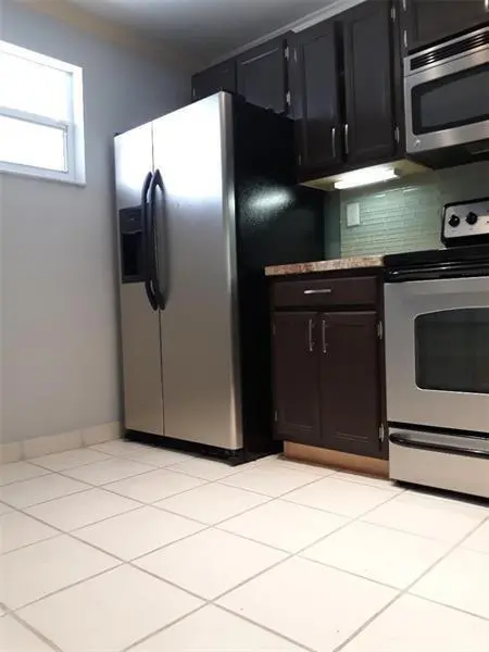 10 (1) at 1100 NW 87th Avenue 204, Coral Springs