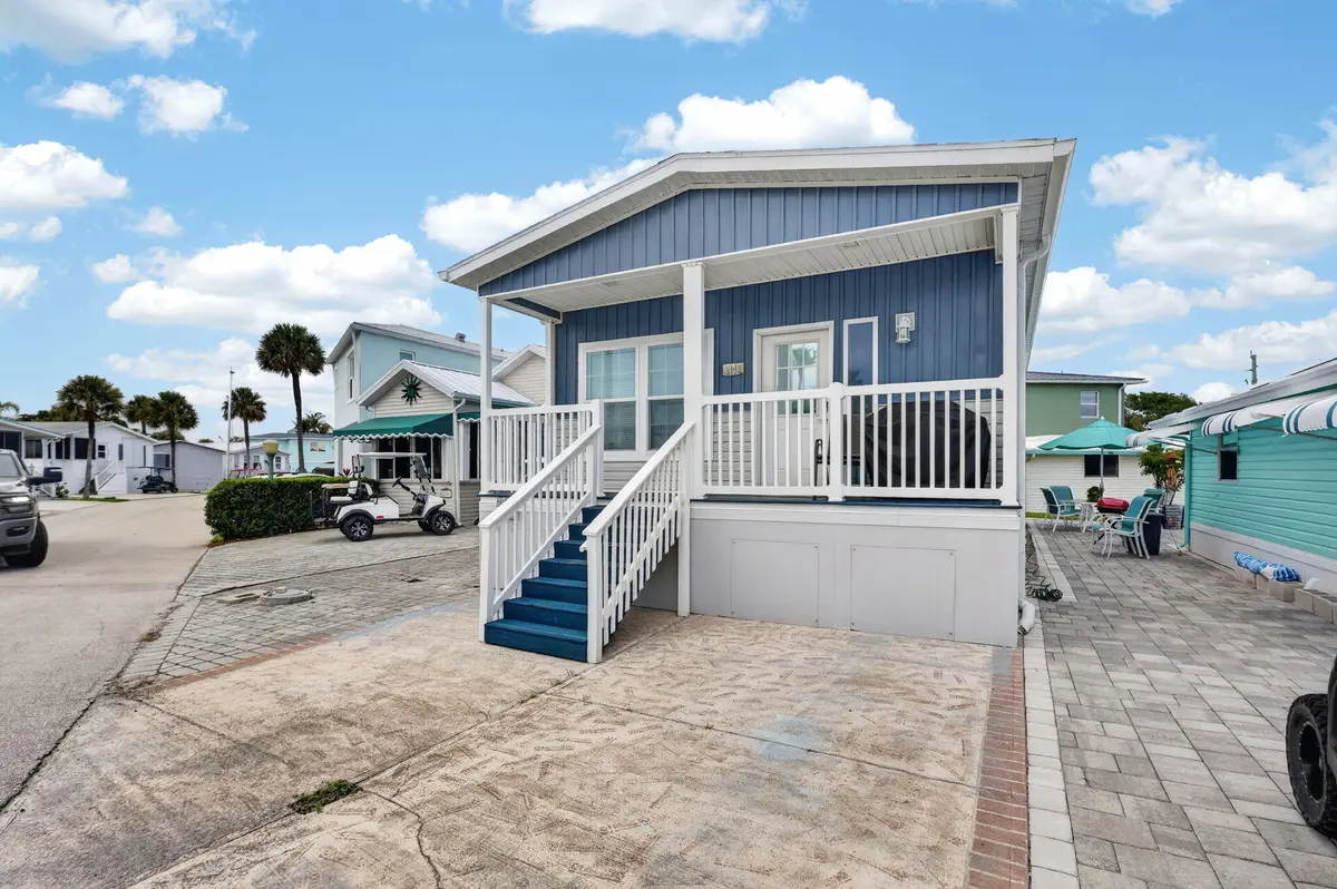 3-web-or-mls-7R7A0401 at 2149 Nettles Boulevard, Jensen Beach