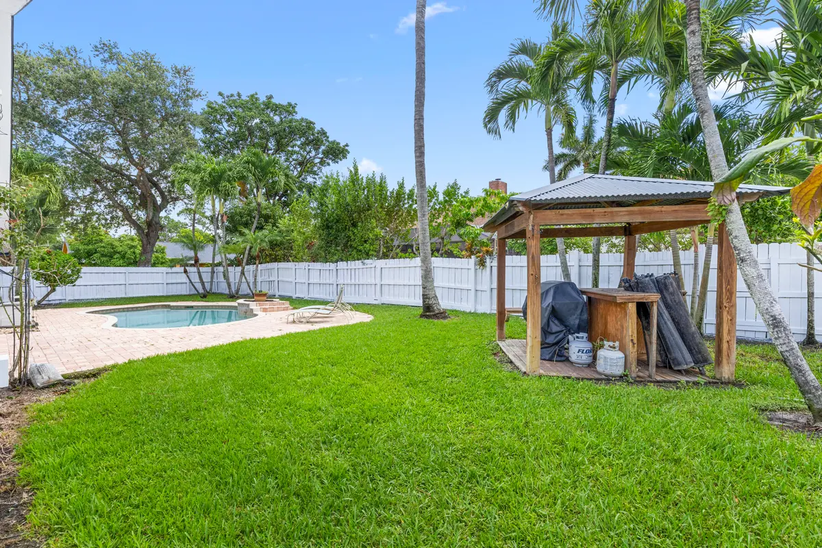 R6II1135 at 1146 Reading Terrace, Wellington