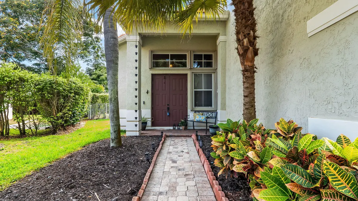43-web-or-mls-DSC03925 at 4411 Stone Ridge Way, Weston