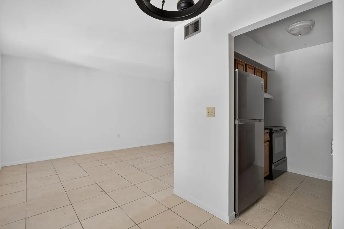 51-web-or-mls-2141-1231 at 2141 NE 42nd Street 204, Lighthouse Point