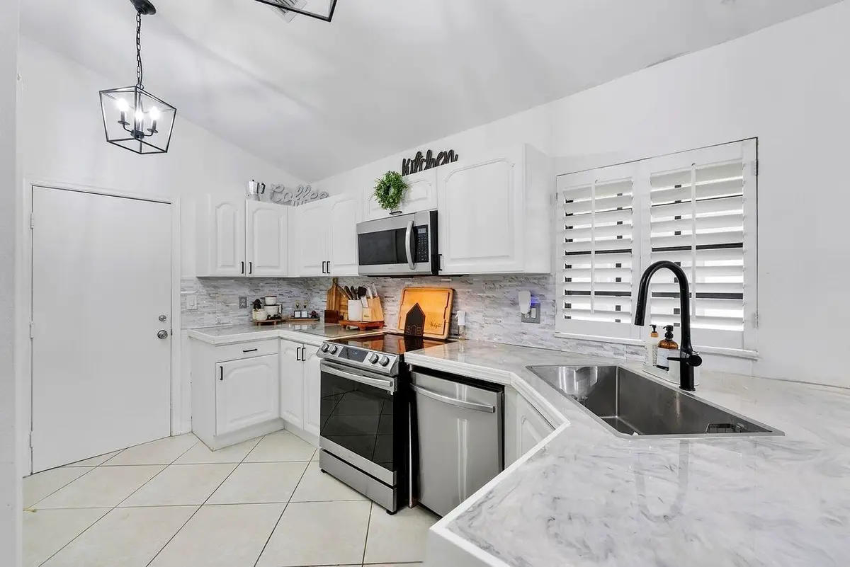 6852_Bitterbush_Pl_045 at 6852 Bitterbush Place, Boynton Beach