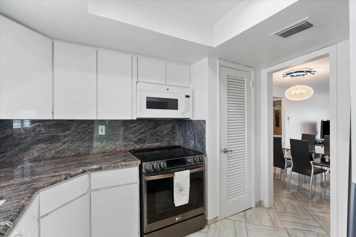11-117 Lehane TErr #210 NPB, FL-103 at 117 Lehane Terrace 210, North Palm Beach