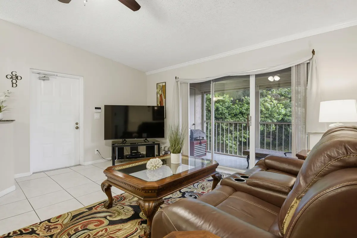 5-web-or-mls-_DSC6772 Tyrone Burnett Jr at 13811 Oneida Drive F2, Delray Beach